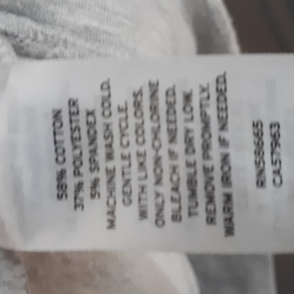 Zella sweatshirt with flattering gathered sleeve. Girls size 10/12 - Picture 4 of 4